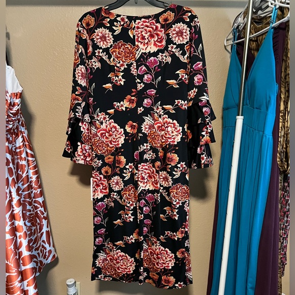 Ruffled sleeve floral midi dress - Picture 2 of 6